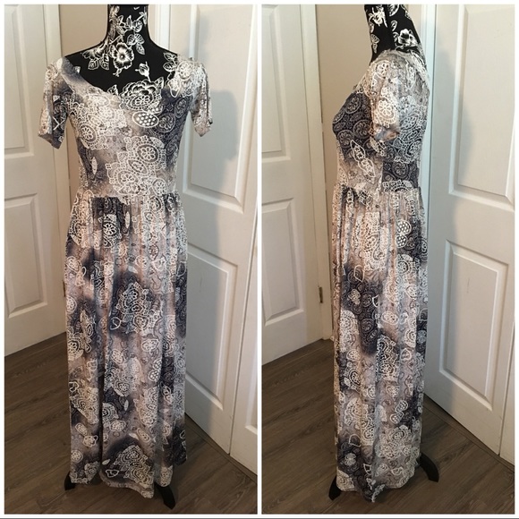 Gorgeous maxi dress with neutral colors & pockets - Picture 4 of 5